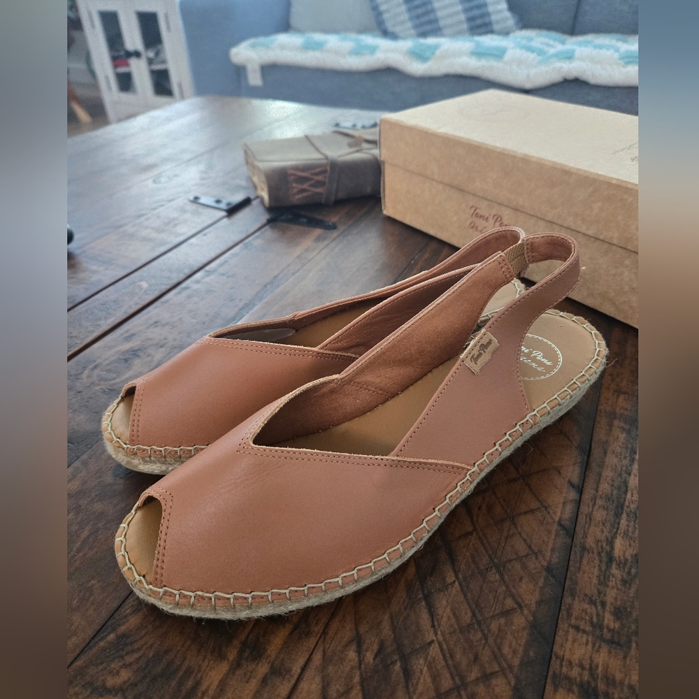 Toni Pons Bernia Women's wedge espadrilles in leather. Color: Tan. Size US 10. N